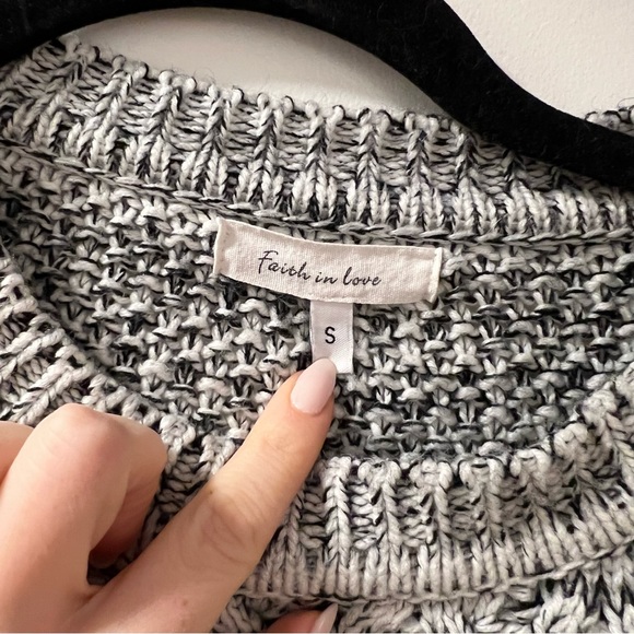 Faith In Love Oversized B&W Cable-knit Sweater - Picture 5 of 6